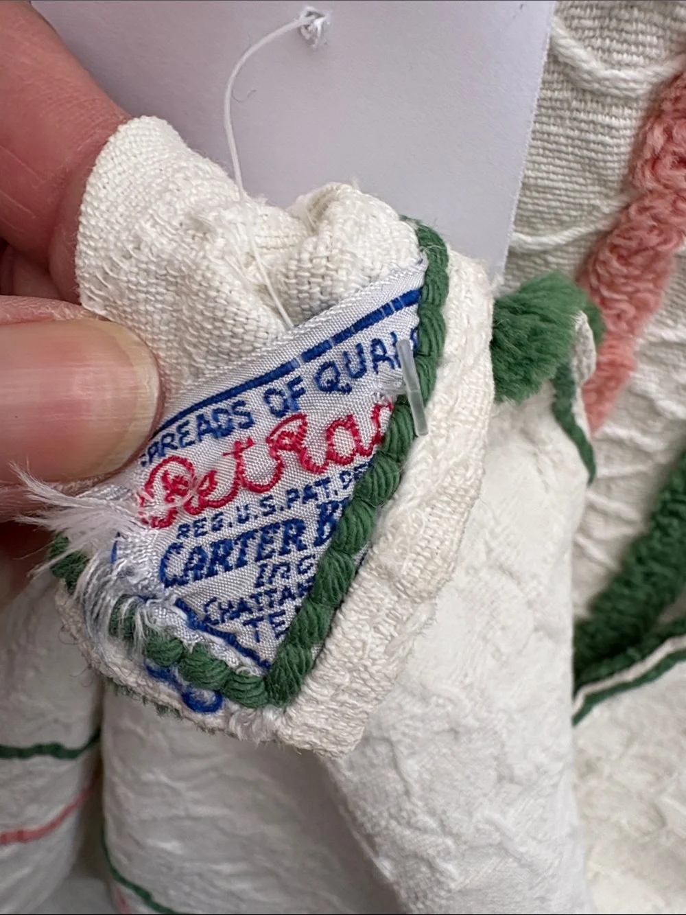 Vintage gorgeous chenille White Floral Vine Tufted Bedspread Pink Flowers EE